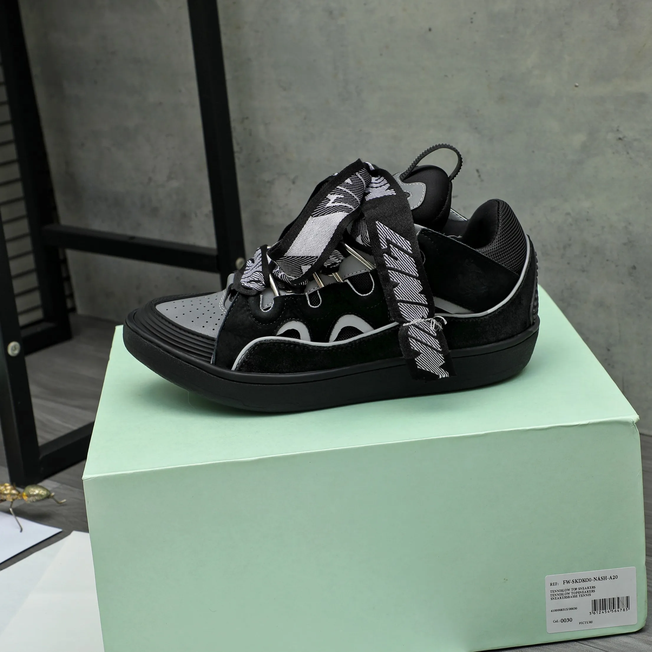 Men's shoes 💰740 [Lanvin] Lanvin high-end quality original casual shoes for couples - Upper: imported frosted cowhide stitched with breathable mesh - Lining: Lycra elastic lining - Outsole: original rubber outsole - Super high quality control·Fine workmanship: highlighted (high-end·luxury·grade) -Size: 36-45 (45 can be customized)